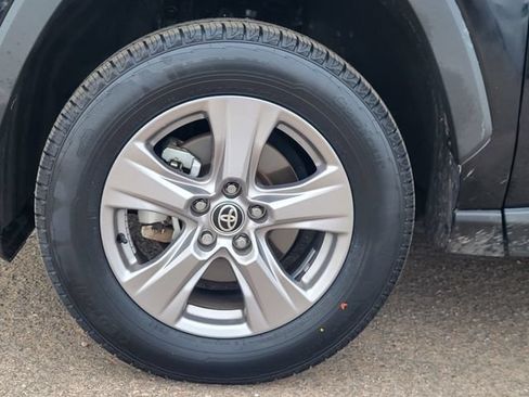 Used 2025 Toyota RAV4 XLE FWD image 10