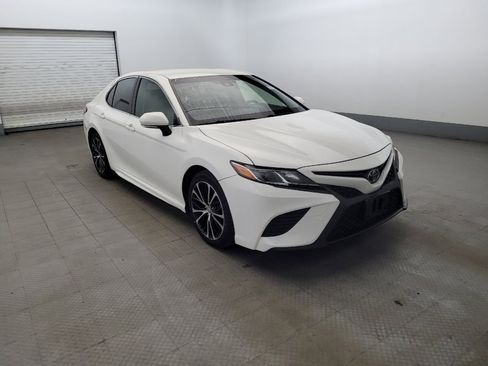 Used 2018 Toyota Camry SE w/ Convenience Package FWD image 13