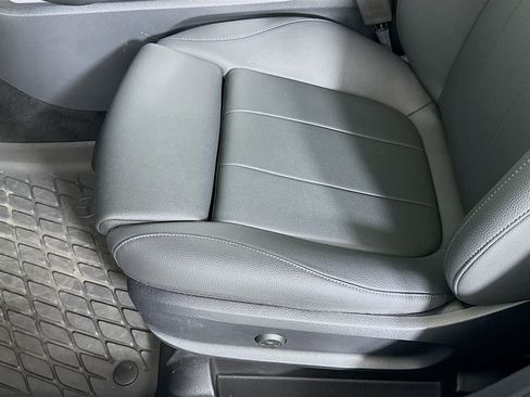 Used 2024 Mercedes-Benz GLB 250 4MATIC image 18