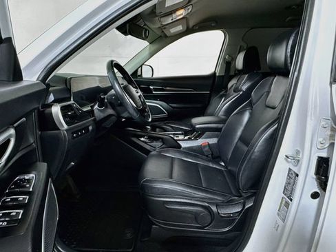 Used 2024 Kia Telluride LX FWD image 19