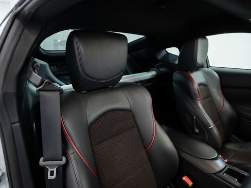 Used 2020 Nissan 370Z Coupe RWD image 19
