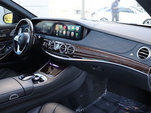 Used 2019 Mercedes-Benz S 560 Sedan w/ AMG Line Exterior image 43