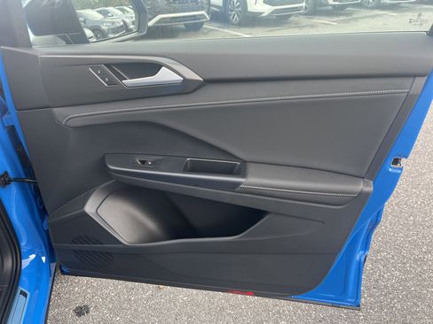 New 2025 Volkswagen Taos SE image 29