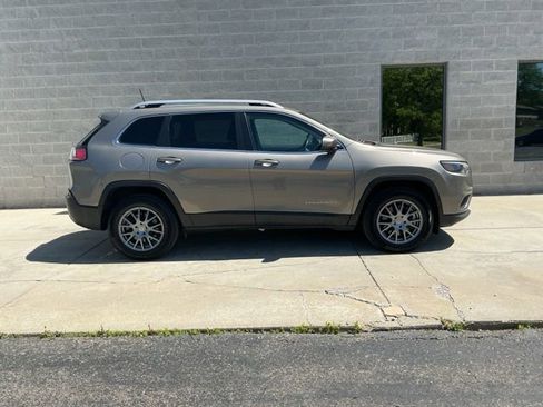 Used 2021 Jeep Cherokee Latitude Lux w/ Comfort/Convenience Group AWD/4WD image 11