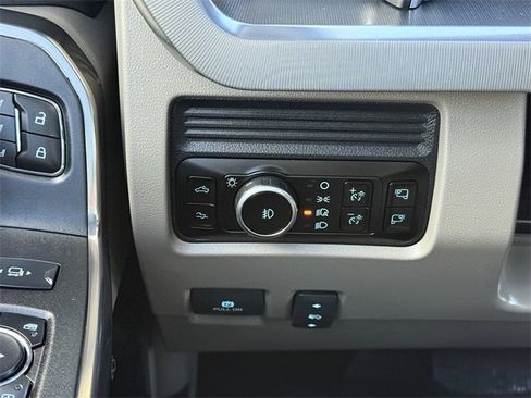 Used 2025 Ford F450 Platinum w/ Platinum Plus Package image 23