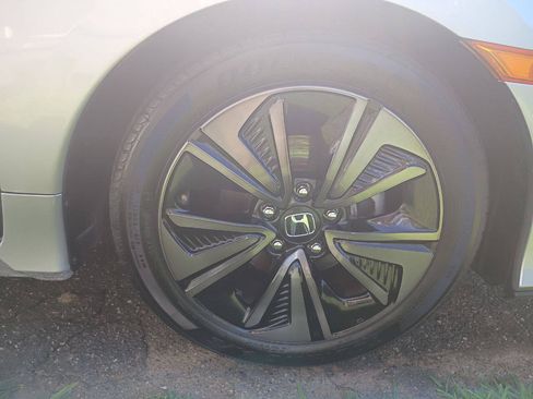 Used 2019 Honda Civic EX image 25