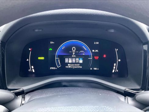 Used 2025 Toyota Camry LE image 25