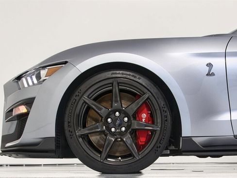 Used 2022 Ford Mustang Shelby GT500 w/ Carbon Fiber Track Pack RWD image 6