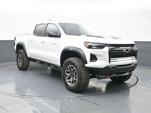 New 2026 Chevrolet Colorado ZR2 w/ Technology Package AWD/4WD image 22