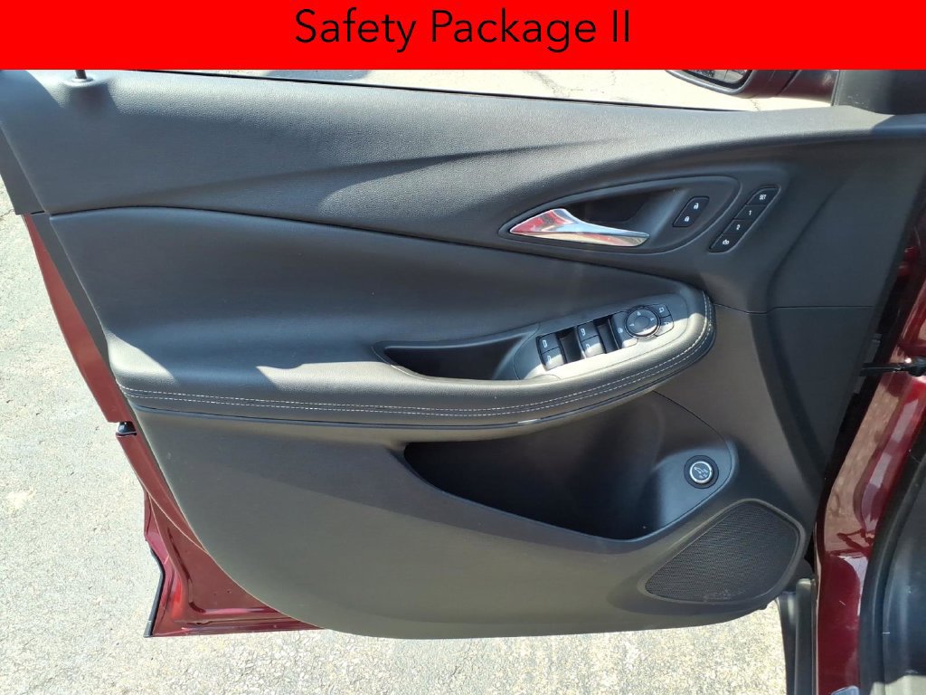 Certified 2023 Buick Encore GX Essence w/ Experience Buick Package FWD image 18