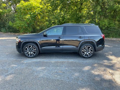 Used 2021 GMC Acadia SLT w/ Elevation Edition FWD image 2