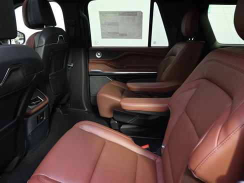 New 2026 Lincoln Navigator L Reserve AWD/4WD image 21