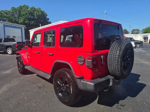 Used 2021 Jeep Wrangler Unlimited Sahara AWD/4WD image 3