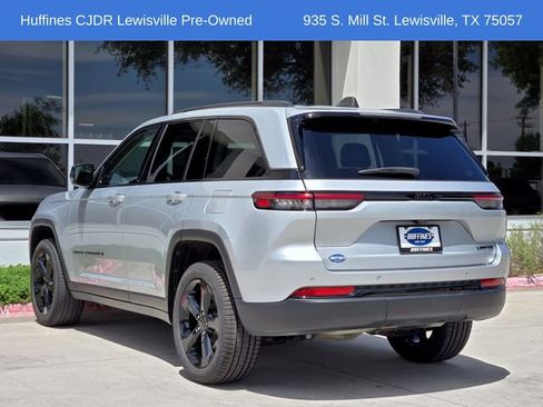 Used 2024 Jeep Grand Cherokee Limited w/ Black Appearance Package RWD image 5