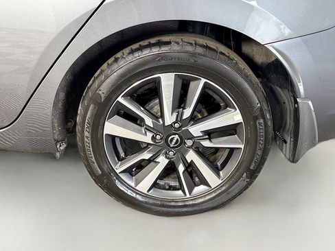 Used 2025 Nissan Versa SV w/ Trunk Package image 37