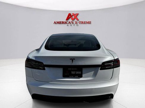 Used 2022 Tesla Model S Plaid image 4