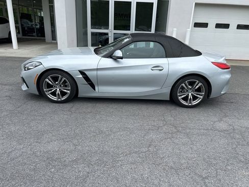 Used 2020 BMW Z4 sDrive30i w/ Premium Package RWD image 2