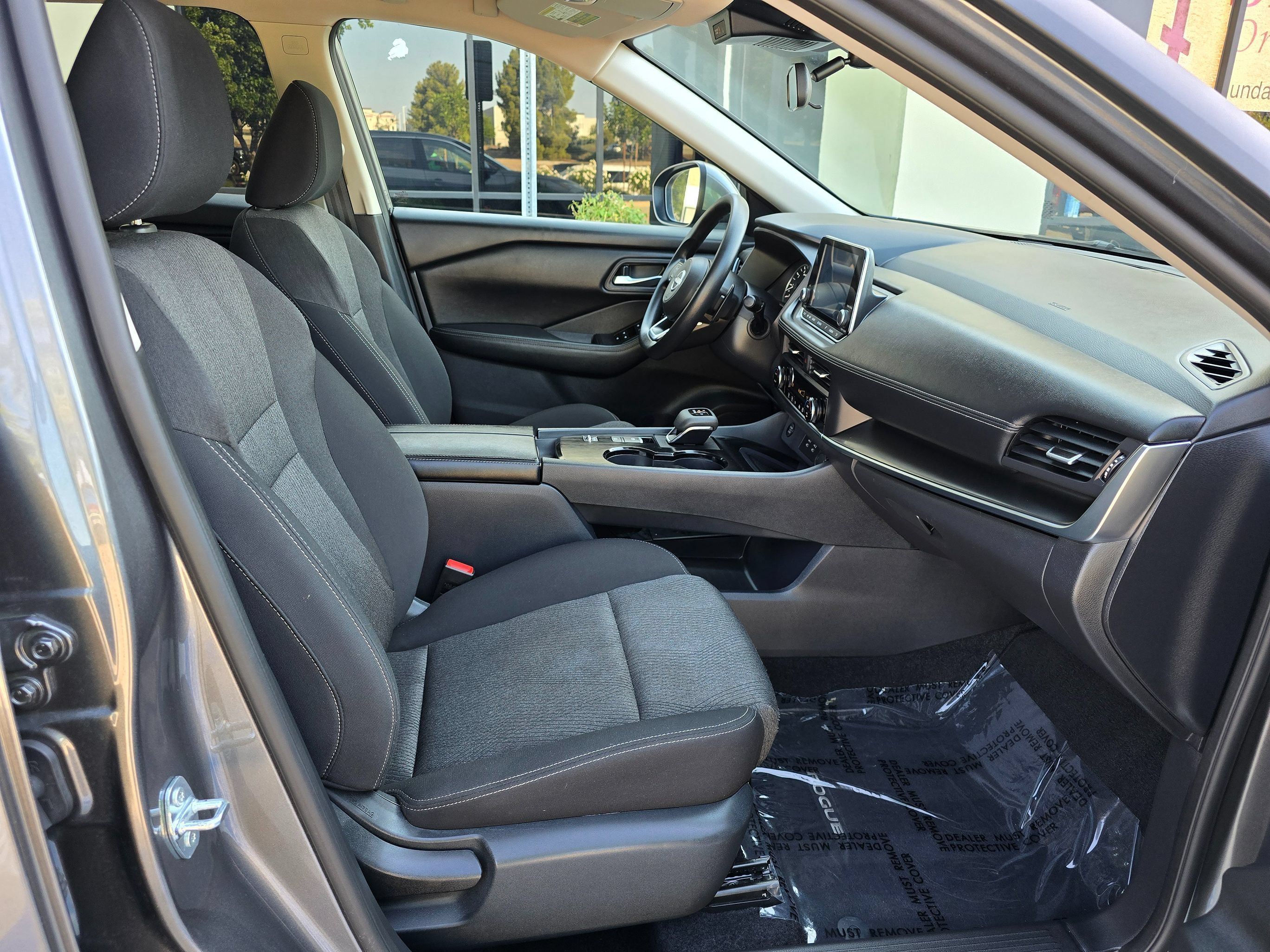 Used 2024 Nissan Rogue SV FWD image 35