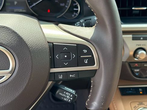 Used 2016 Lexus ES 350 w/ Luxury Package w/Wood Trim FWD image 22