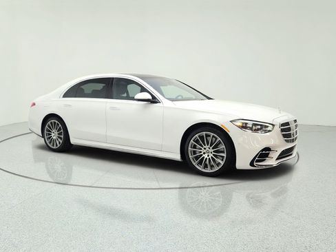Certified 2024 Mercedes-Benz S 580e 4MATIC Sedan image 3
