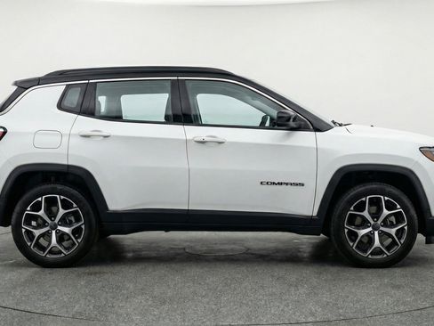 Used 2025 Jeep Compass Limited AWD/4WD image 11