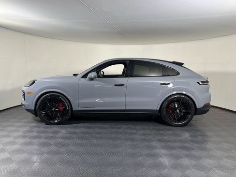 Certified 2024 Porsche Cayenne S AWD/4WD image 2