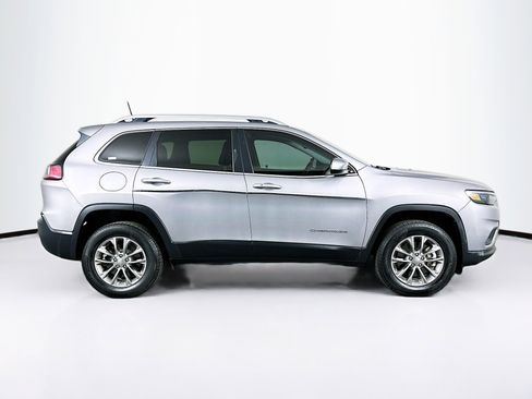 Used 2019 Jeep Cherokee Latitude Plus w/ Comfort/Convenience Group image 10