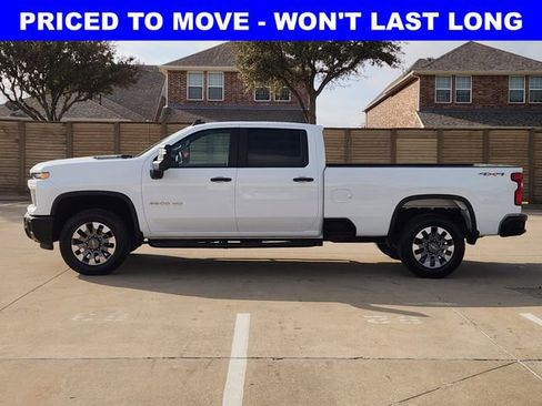 Used 2025 Chevrolet Silverado 2500 Custom w/ Custom Value Package AWD/4WD image 11