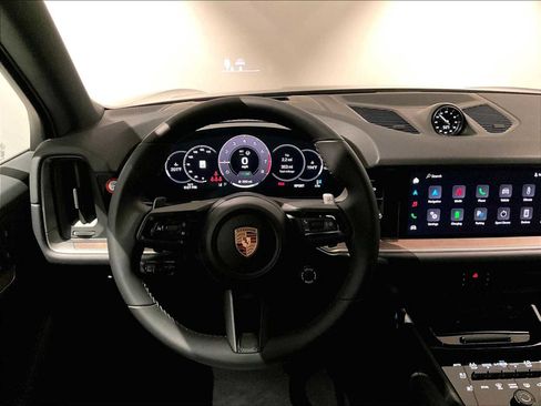 Used 2025 Porsche Cayenne E-Hybrid image 16