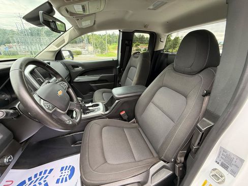 Used 2022 Chevrolet Colorado LT w/ Fleet Safety Package AWD/4WD image 22