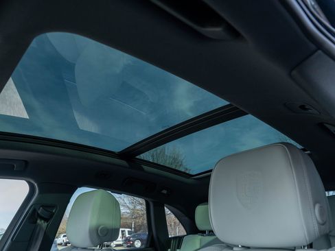 Certified 2026 Porsche Macan S image 33