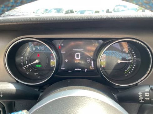 Used 2023 Jeep Wrangler Unlimited Rubicon 4xe w/ Dual Top Group AWD/4WD image 27