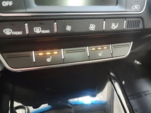 Used 2019 Kia Sorento SX image 36