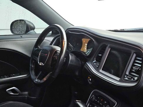 Used 2020 Dodge Challenger R/T w/ Plus Package image 9