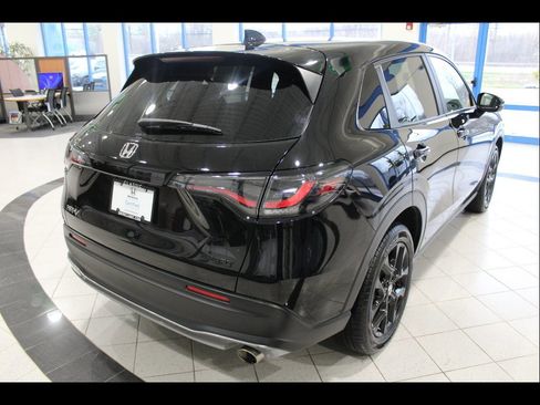 Certified 2023 Honda HR-V Sport image 5