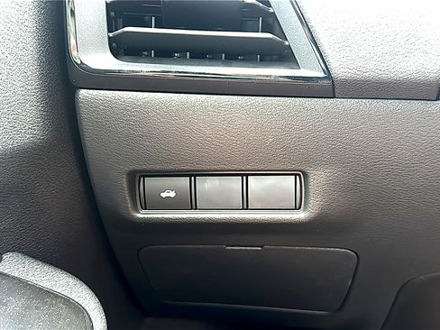 New 2026 Nissan Sentra SR w/ Floor Mat Package FWD image 25