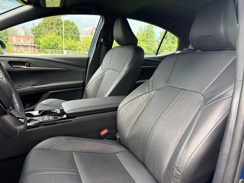 Used 2025 Toyota Camry XSE FWD image 14