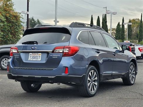Used 2015 Subaru Outback 3.6R Limited image 6