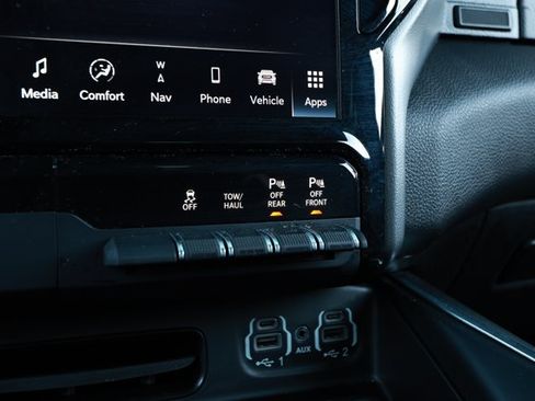Used 2024 RAM 1500 Big Horn RWD image 19