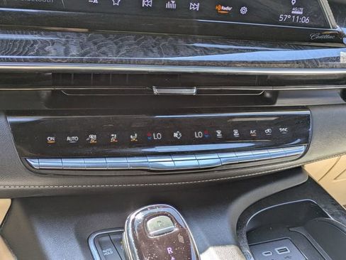 Used 2023 Cadillac Escalade Premium Luxury AWD/4WD image 24