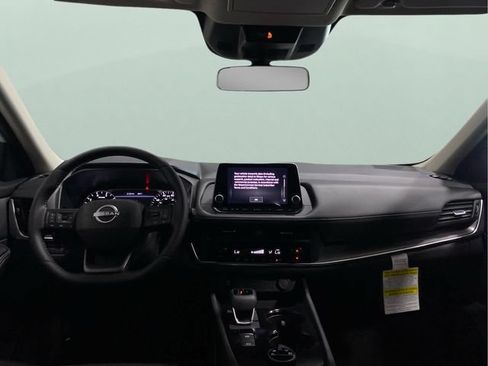 Certified 2025 Nissan Rogue SV AWD/4WD image 15