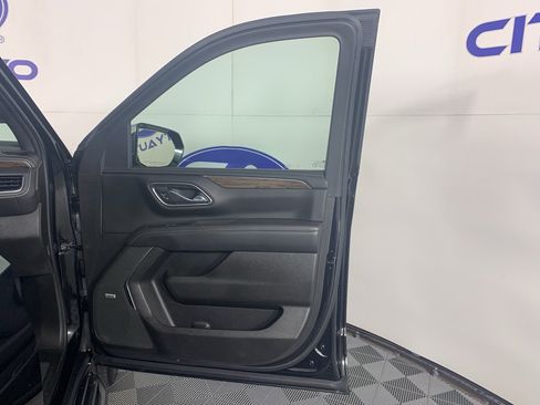 Used 2021 Chevrolet Suburban Premier w/ Premium Package image 43