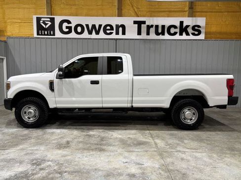 Used 2019 Ford F250 XL w/ Power Equipment Group AWD/4WD image 2