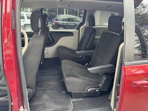 Used 2015 Dodge Grand Caravan SE w/ Quick Order Package 29E SE FWD image 9