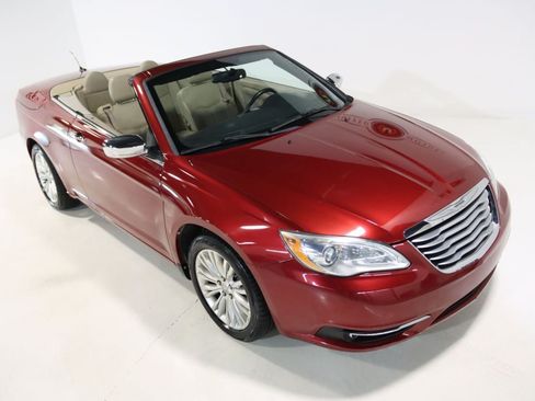 Used 2013 Chrysler 200 Limited FWD image 23