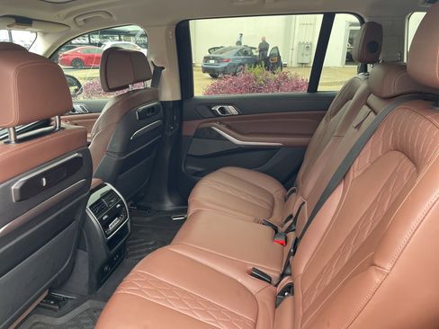 Used 2023 BMW X7 xDrive40i w/ Executive Package image 10