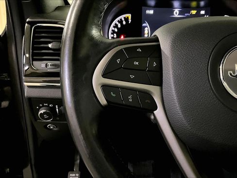 Used 2019 Jeep Grand Cherokee Overland AWD/4WD image 23