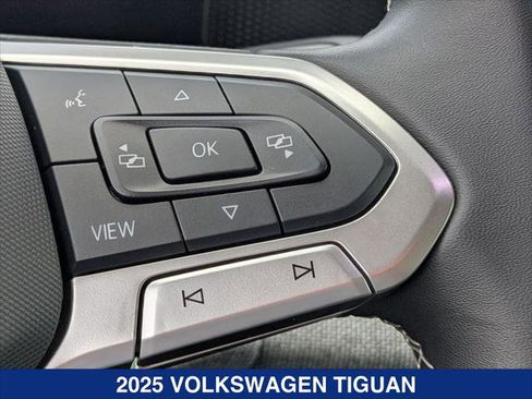 Certified 2025 Volkswagen Tiguan S FWD image 15