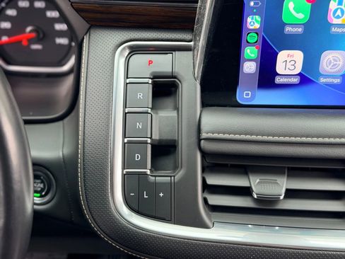 Used 2021 Chevrolet Suburban Premier w/ Premium Package image 27