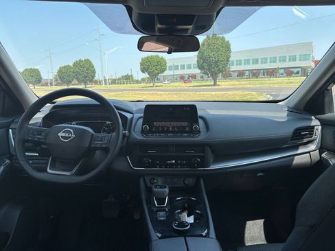 Used 2026 Nissan Rogue SV AWD/4WD image 30